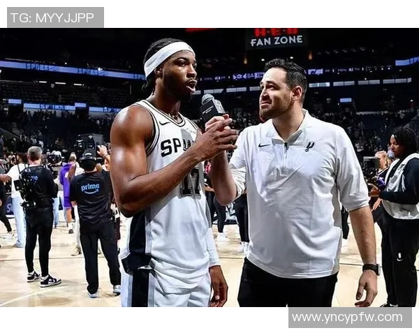 马刺宣布与球星奥尔德里奇续约,将留在球队继续征战NBA 马刺宣布与球星奥尔德里奇续约,将留在球队继续征战NBA